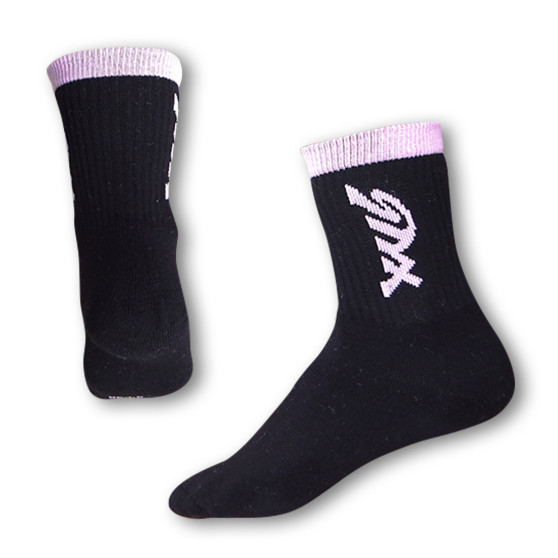 Nogavice Styx klasične črne barve z rožnatim napisom (H224)