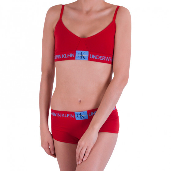 Ženske hlačke Calvin Klein rdeča (QF4922E-RYM)